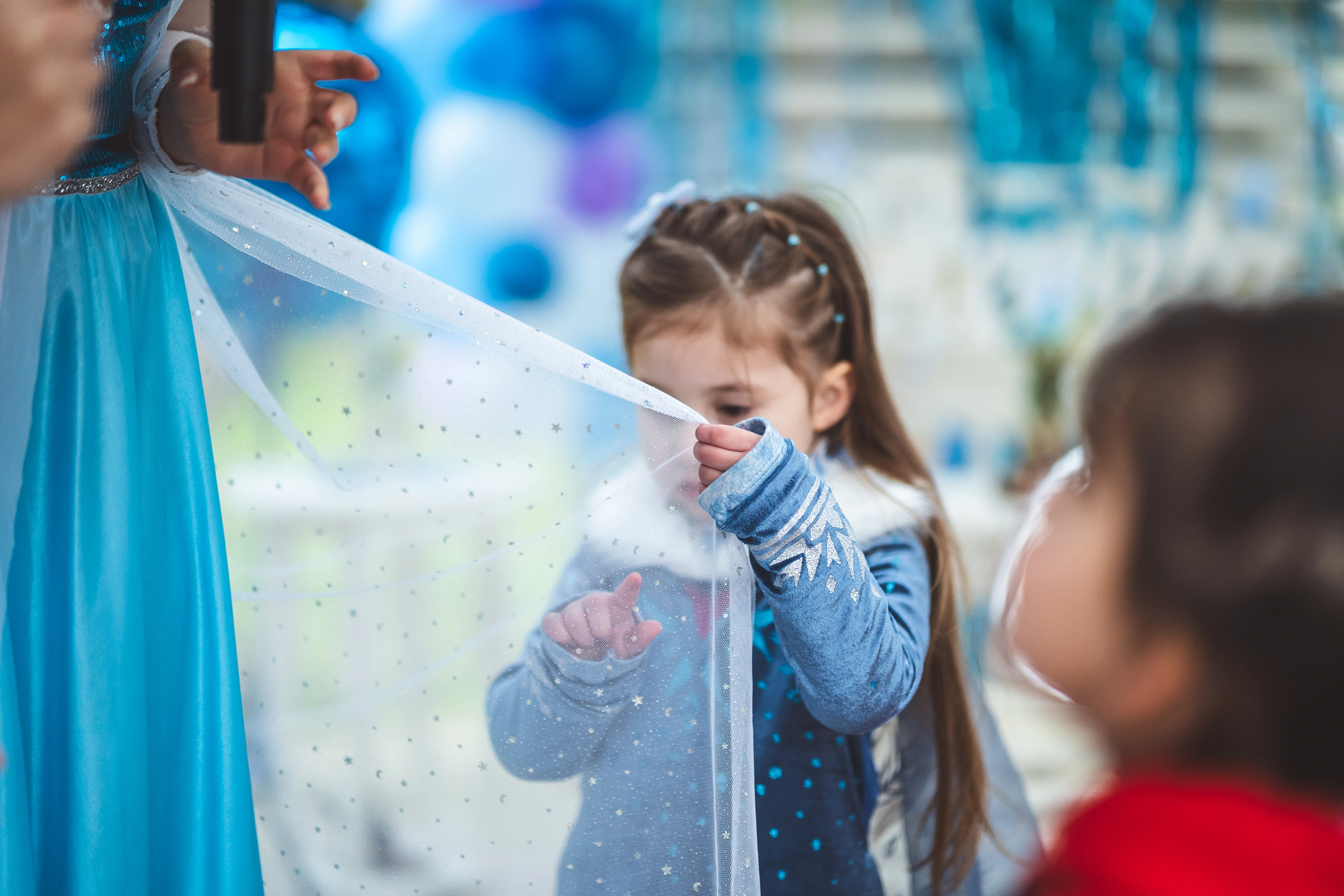 Personajes Disney profesionales cantantes animando fiesta infantil con música en vivo